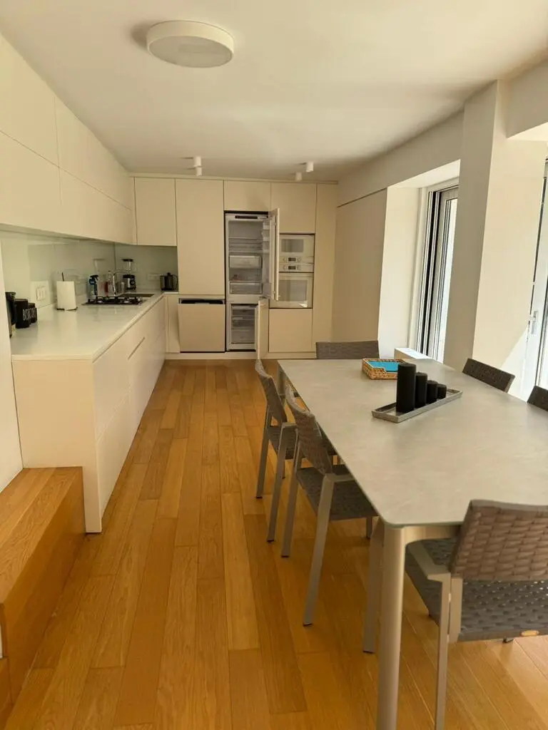 Maisonette Of 300 M² In Athens