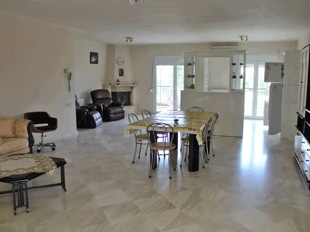 Detached House Of 360 M² In Olympic Coast
