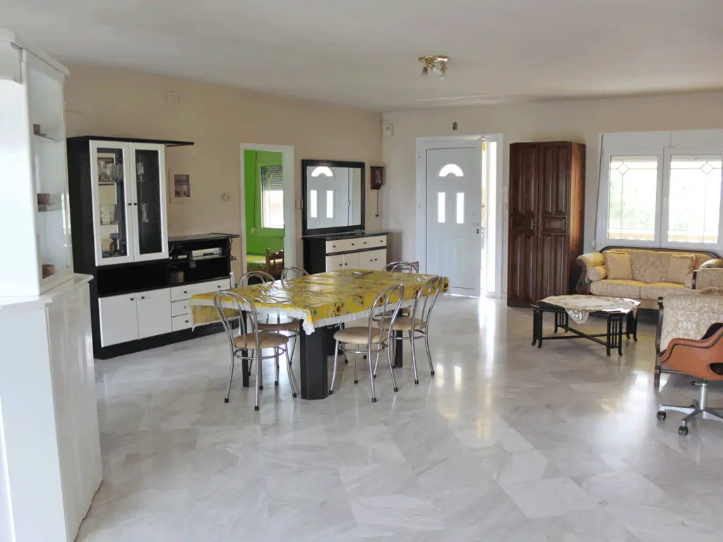 Detached House Of 360 M² In Olympic Coast