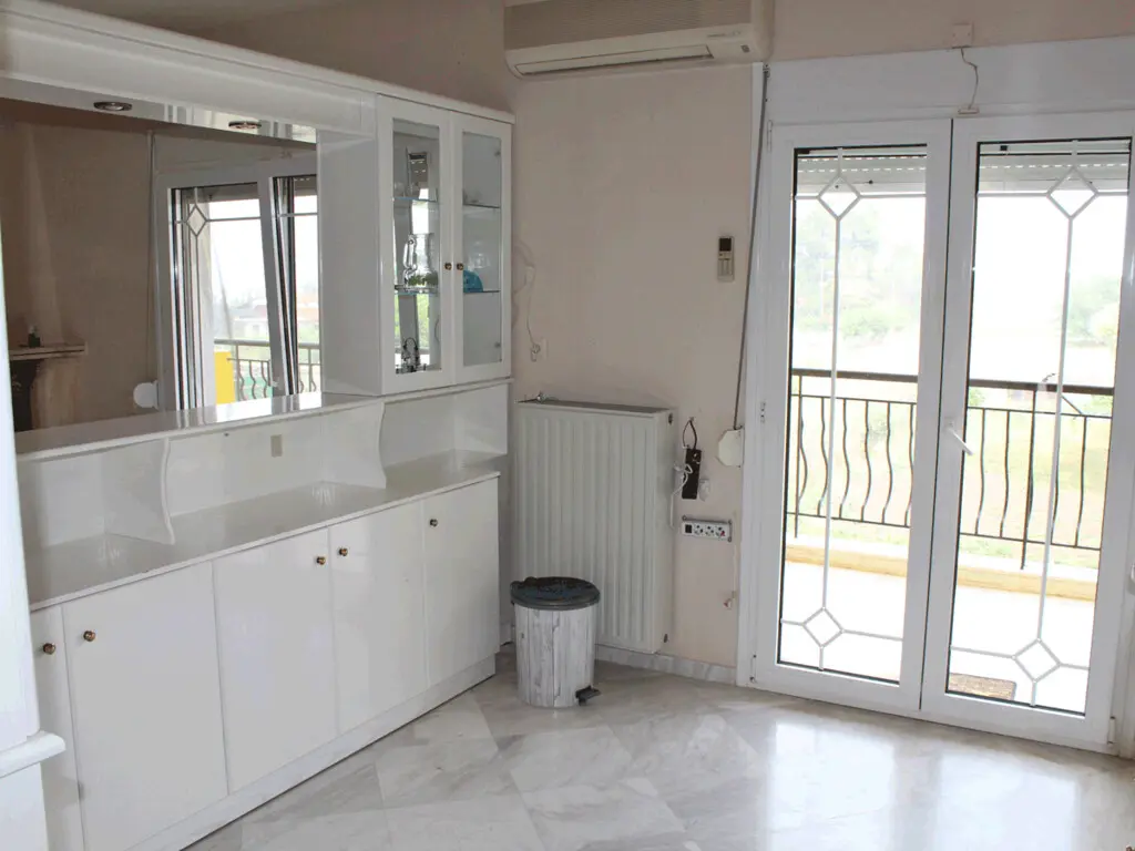 Detached House Of 360 M² In Olympic Coast