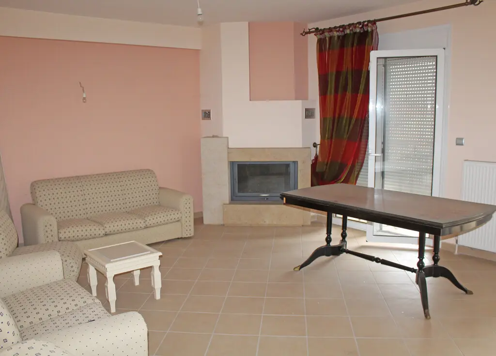 Detached House Of 355 M² In Olympic Coast