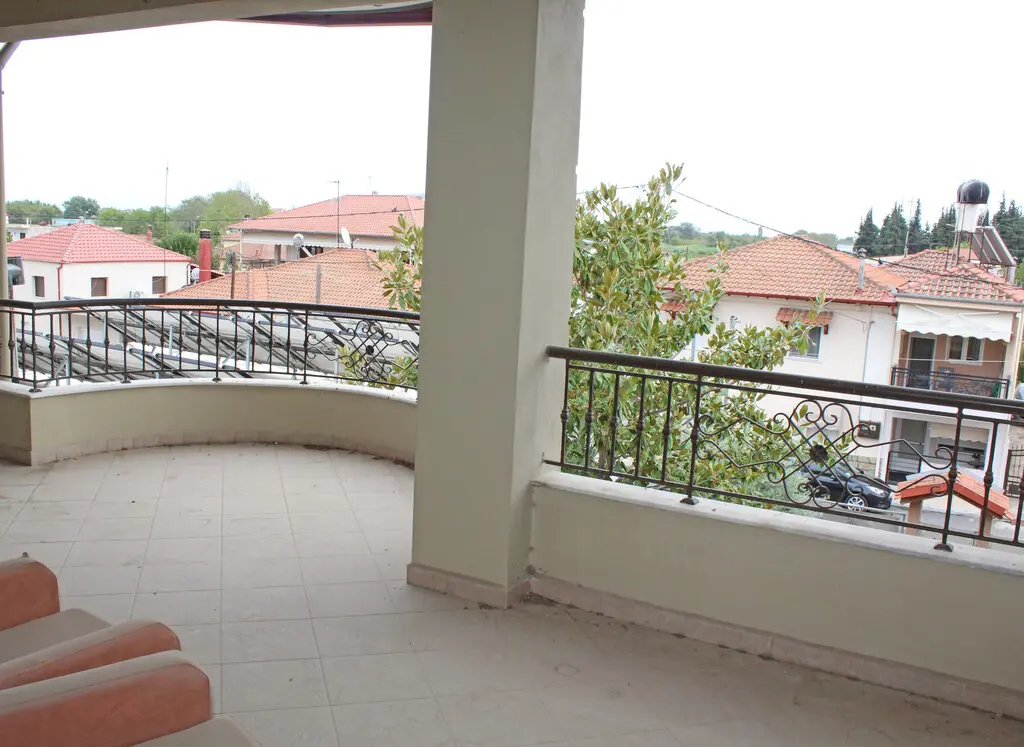 Detached House Of 355 M² In Olympic Coast