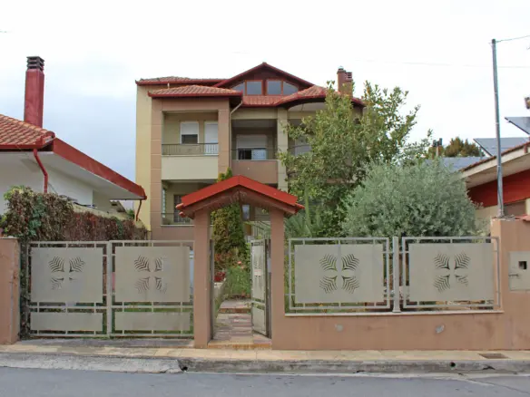 Detached House Of 355 M² In Olympic Coast