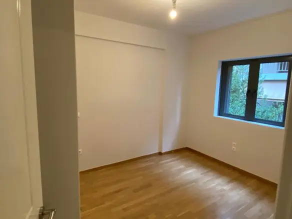 4-bedroom Flat In Alimos, Greece (118 M²)