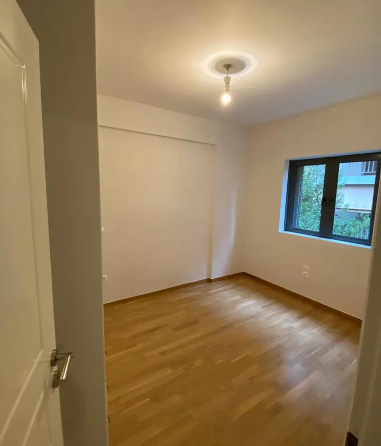 4-bedroom Flat In Alimos, Greece (118 M²)