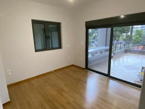 4-bedroom Flat In Alimos, Greece (118 M²)