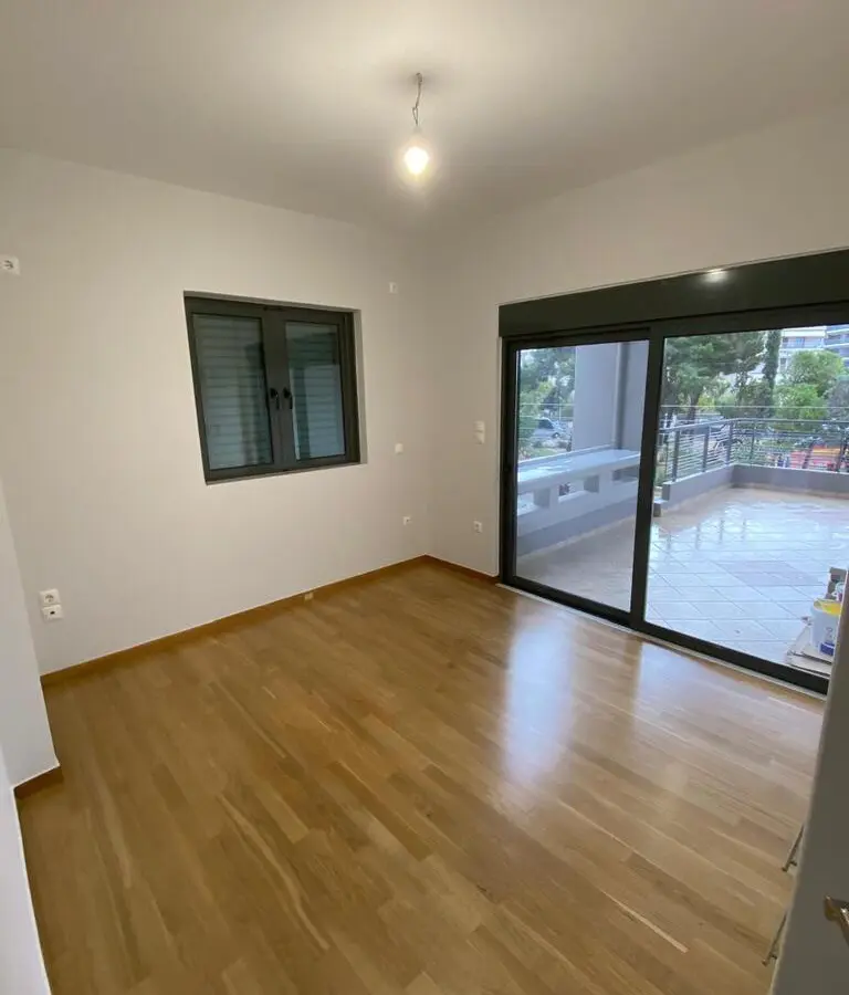 4-bedroom Flat In Alimos, Greece (118 M²)