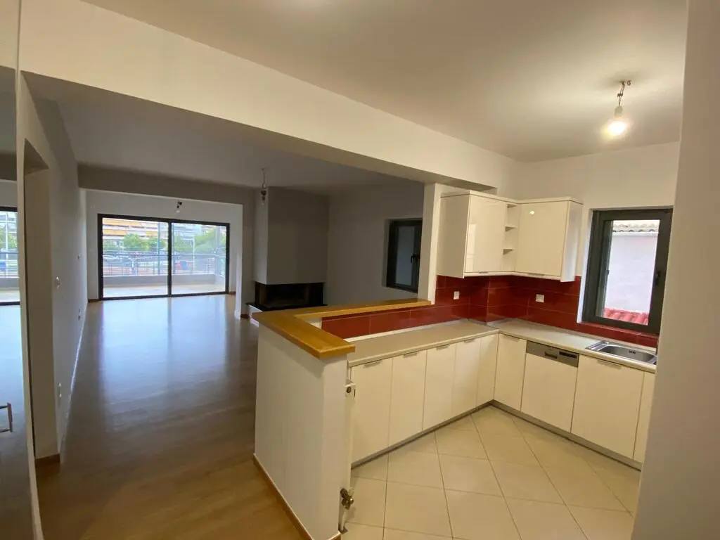 Flat Of 118 M² In Athens