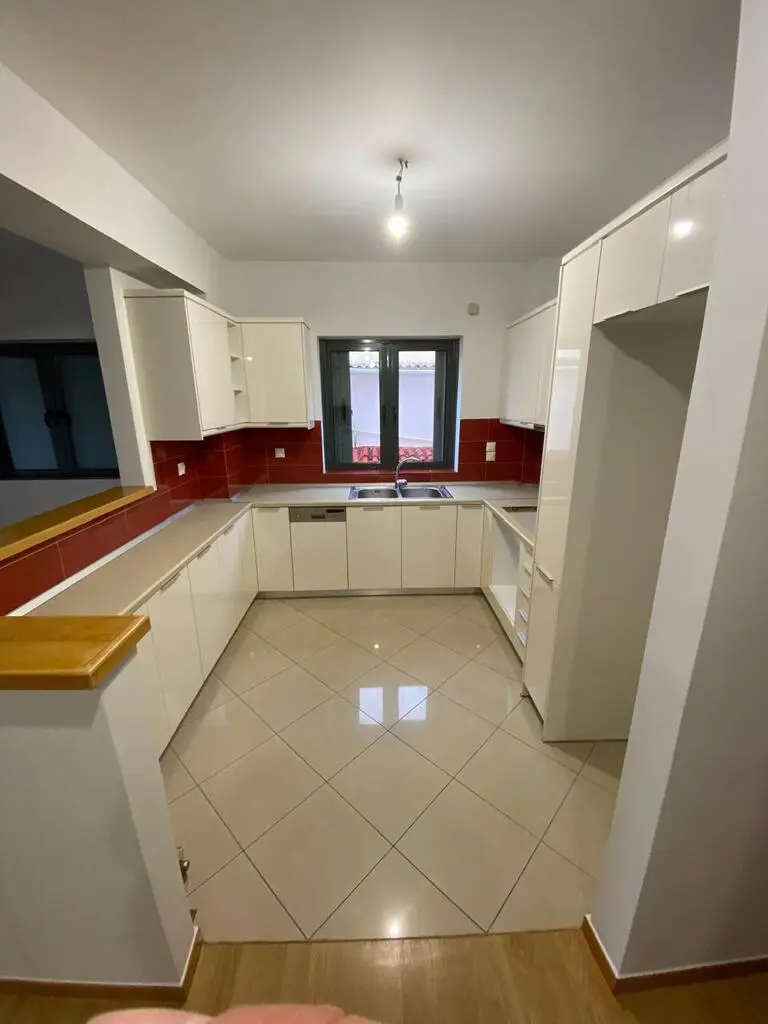 Flat Of 118 M² In Athens