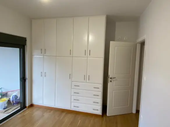 4-bedroom Flat In Alimos, Greece (118 M²)
