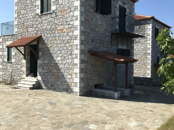 3-bedroom Detached House In Lefktros, Greece (101 M²)