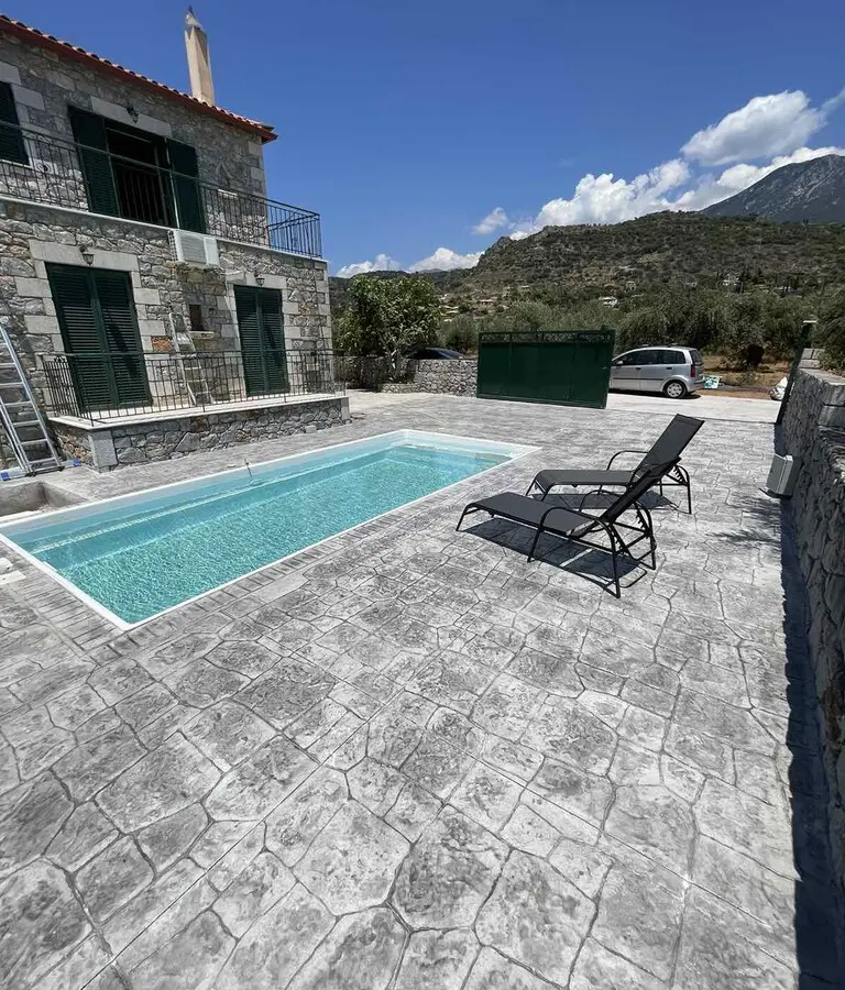 3-bedroom Detached House In Lefktros, Greece (101 M²)