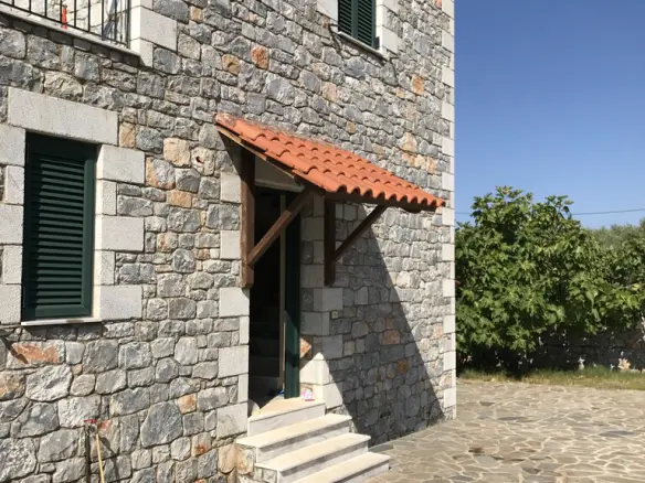 3-bedroom Detached House In Lefktros, Greece (101 M²)