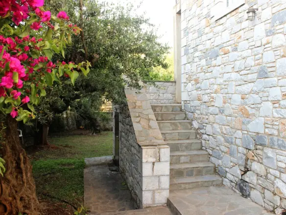4-bedroom Detached House In Lefktros, Greece (115 M²)