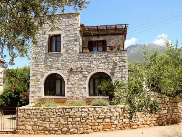 4-bedroom Detached House In Lefktros, Greece (115 M²)