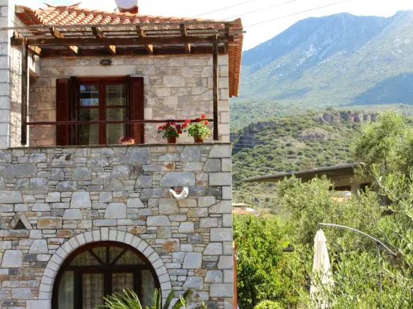 4-bedroom Detached House In Lefktros, Greece (115 M²)
