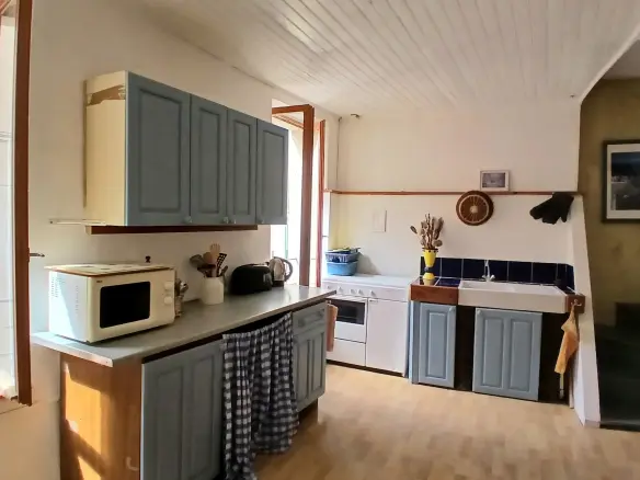 2-bedroom House In Cessenon Sur Orb, France (80 M²)