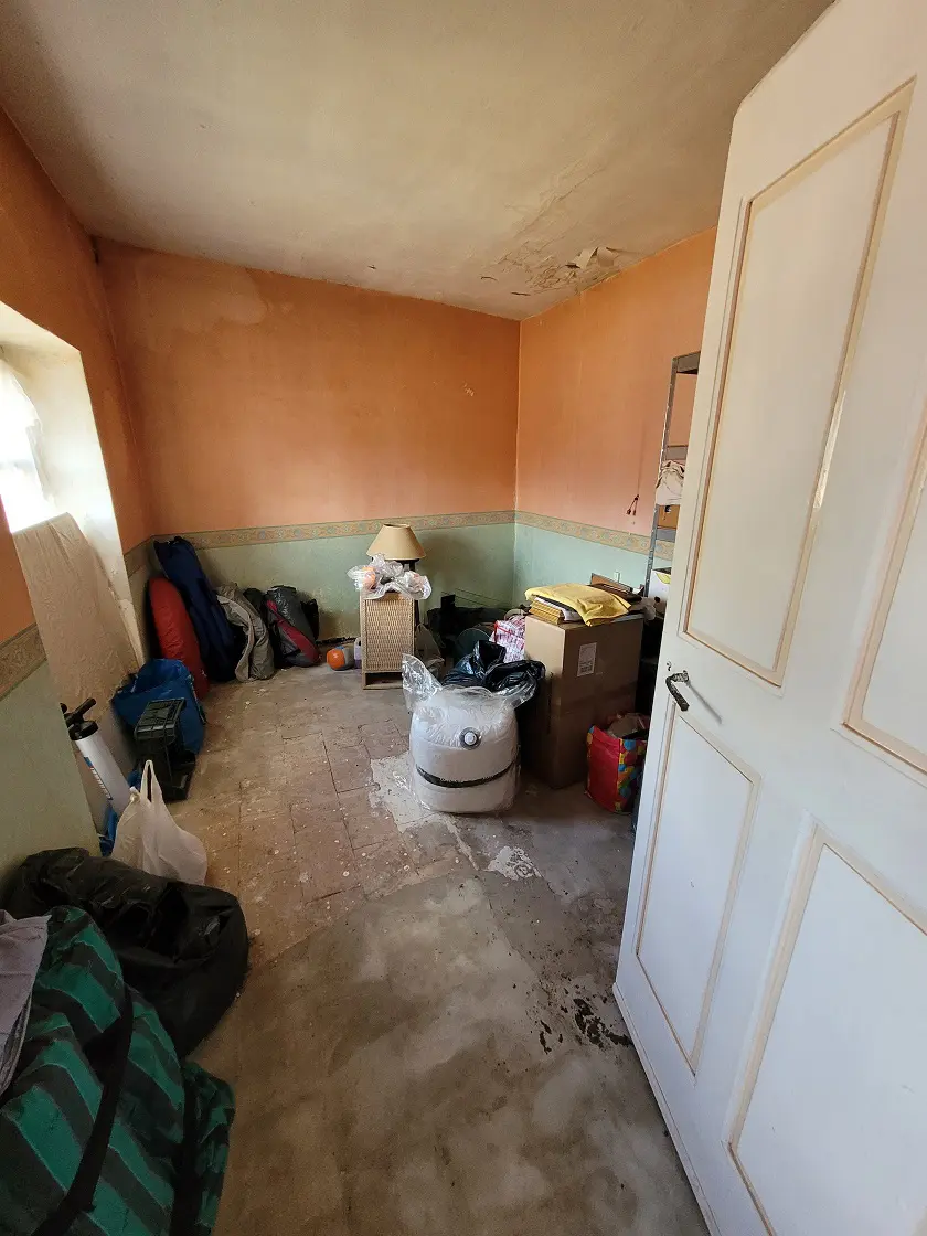 200 M² House Available In Caux, France