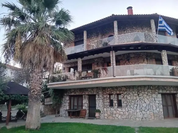 Villa Of 450 M² In The Suburbs Of Thessaloniki