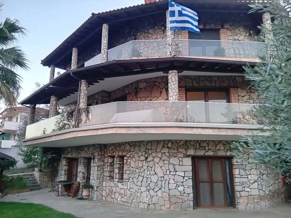 Villa Of 450 M² In The Suburbs Of Thessaloniki