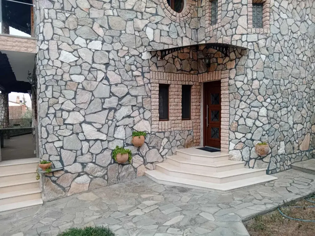 Villa Of 450 M² In The Suburbs Of Thessaloniki