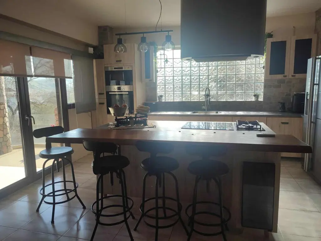 Villa Of 450 M² In The Suburbs Of Thessaloniki