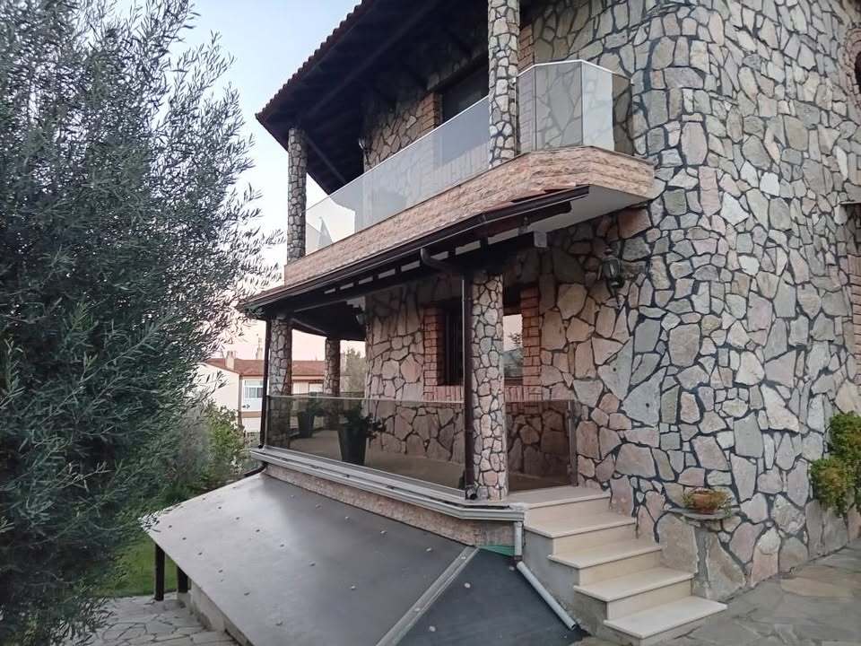Villa Of 450 M² In The Suburbs Of Thessaloniki