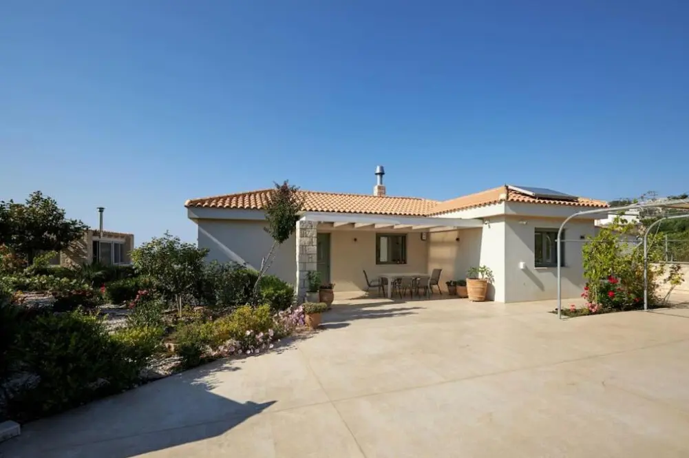 Villa Of 120 M² In Crete