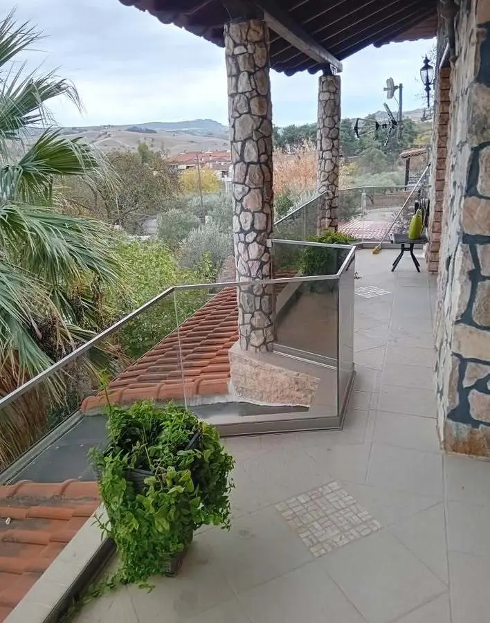 5-bedroom Villa In Thermi, Greece (450 M²)