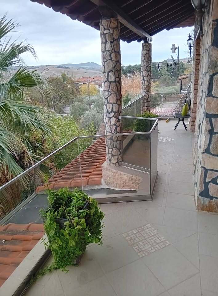 Villa Of 450 M² In The Suburbs Of Thessaloniki