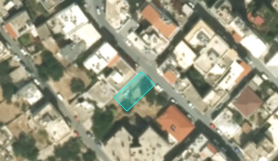 Land Of 202 M² In Crete