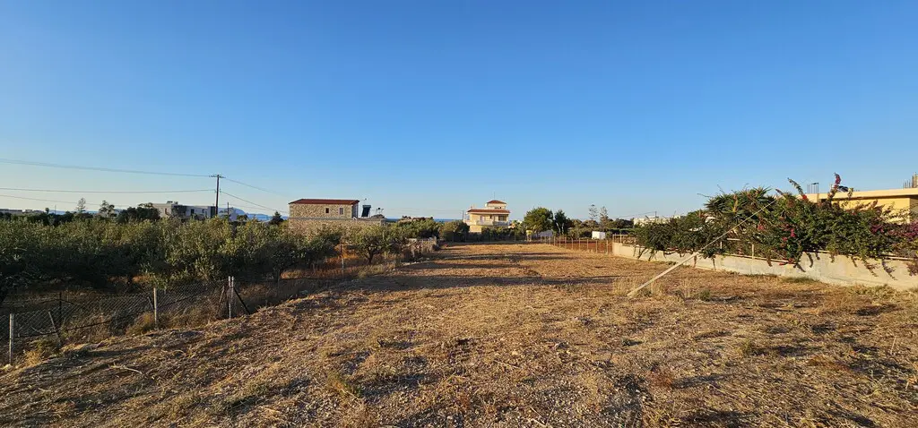 Land Of 1580 M² In Crete
