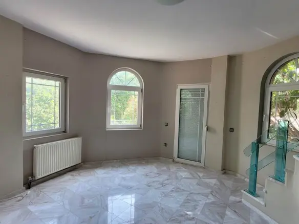8-bedroom Detached House In Chortiatis, Greece (450 M²)