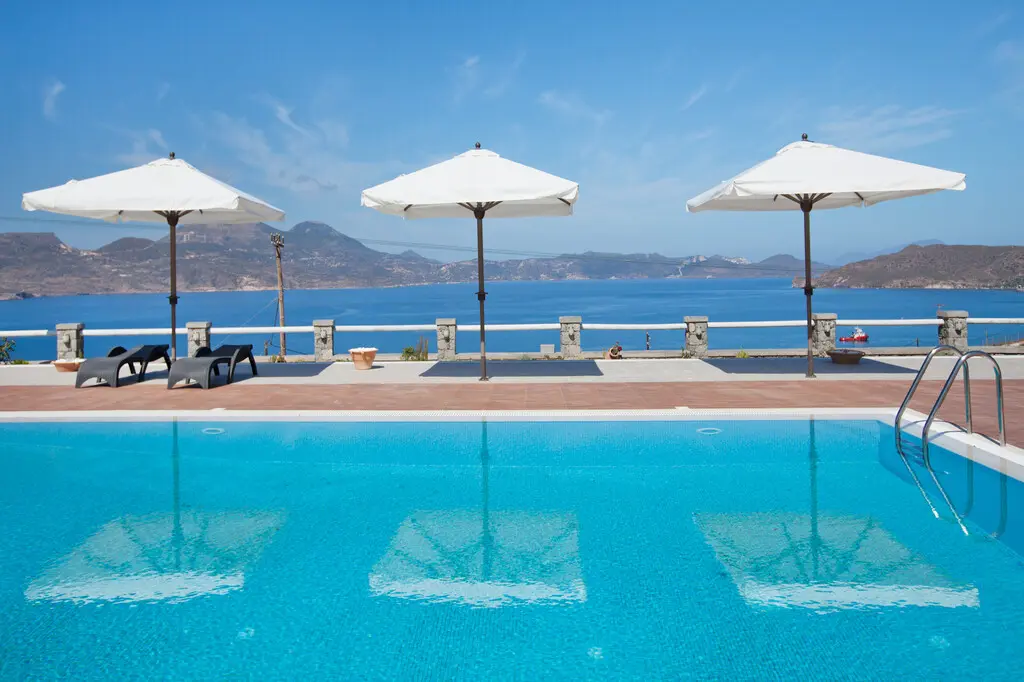 Hotel Of 825 M² In Cyclades