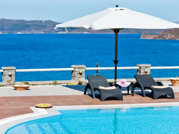 Hotel In Milos, Greece (825 M²)