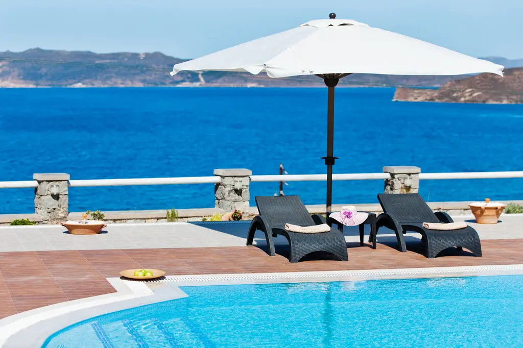 Hotel Of 825 M² In Cyclades