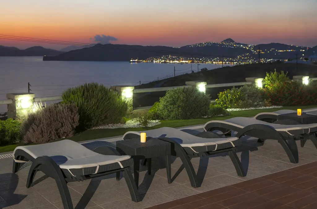 Hotel Of 825 M² In Cyclades