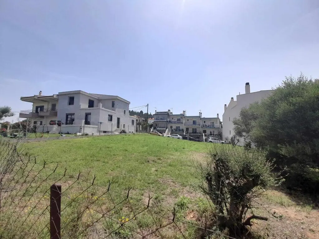 Land Of 583 M² In The Suburbs Of Thessaloniki