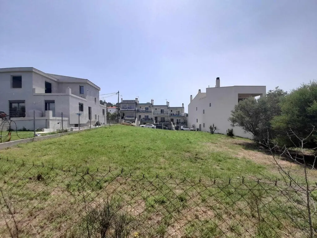 Land Of 583 M² In The Suburbs Of Thessaloniki
