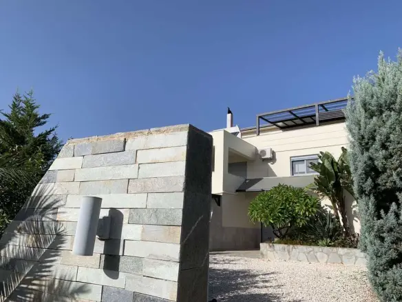 Detached House Of 340 M² In Loutraki