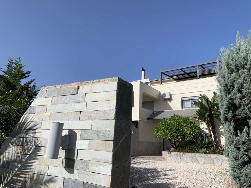 Detached House Of 340 M² In Loutraki