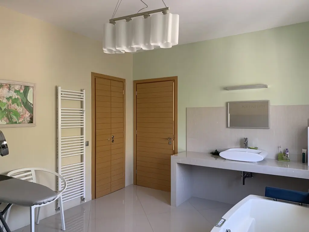 Detached House Of 340 M² In Loutraki