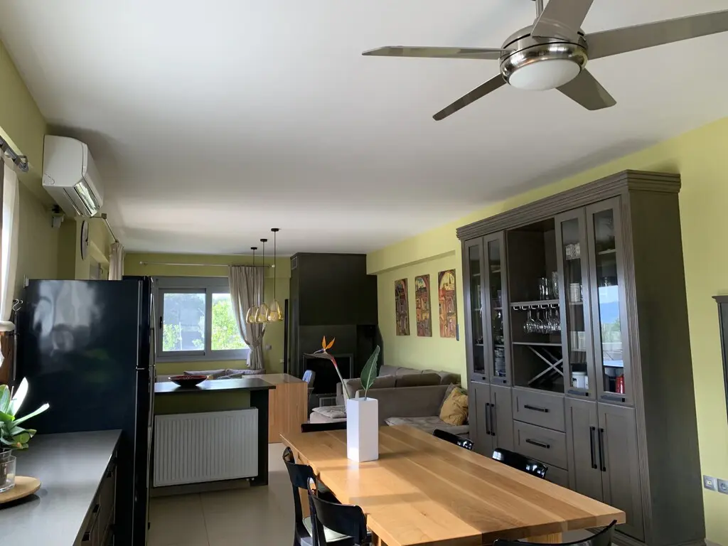 Detached House Of 340 M² In Loutraki