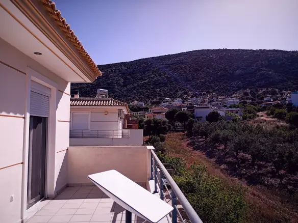 3-bedroom Maisonette In Markopoulo, Greece (200 M²)
