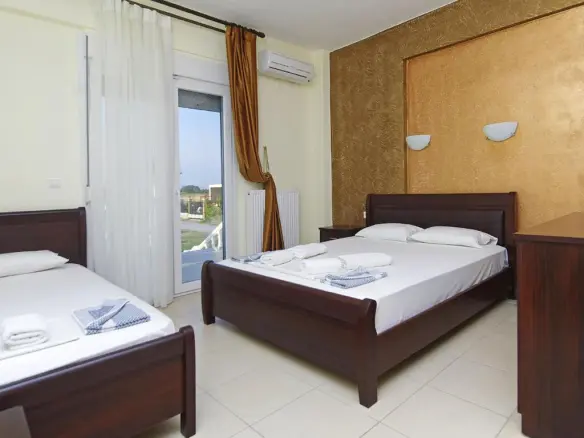 For Sale Hotel 729 M² On The Olympic Coast