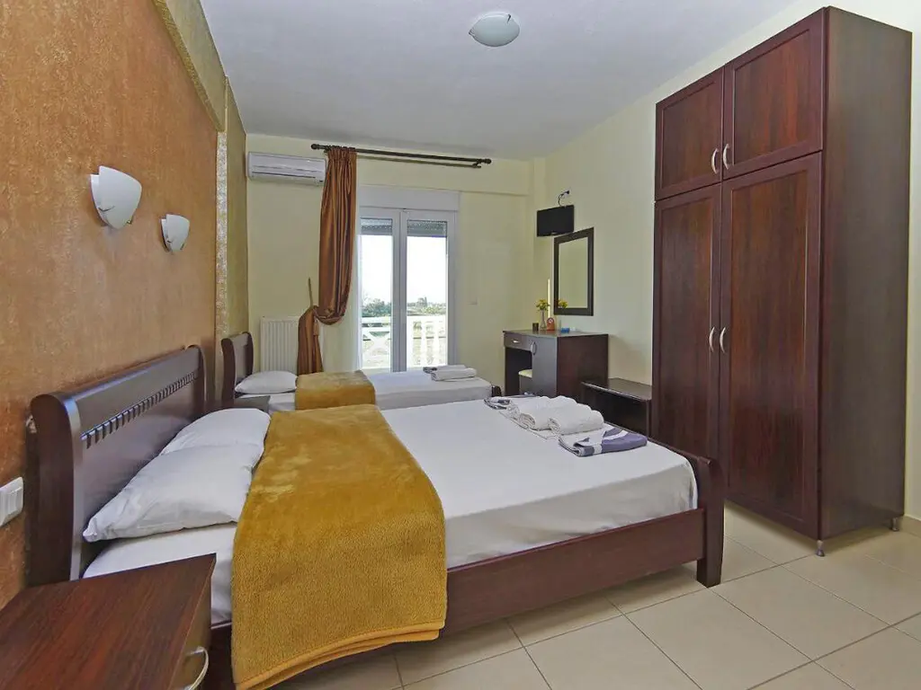 Hotel Of 729 M² On The Olympic Coast