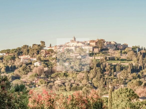 Contemporary Villa – Prime Location In Mougins