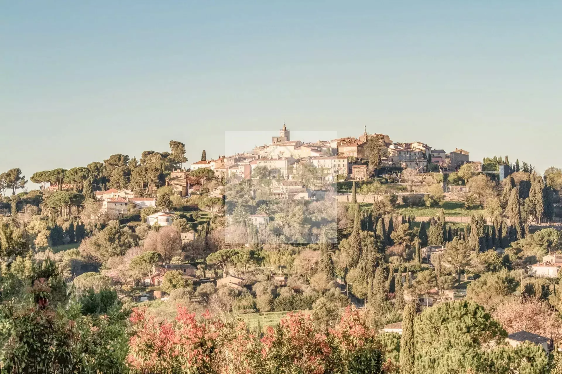 Contemporary Villa – Prime Location In Mougins