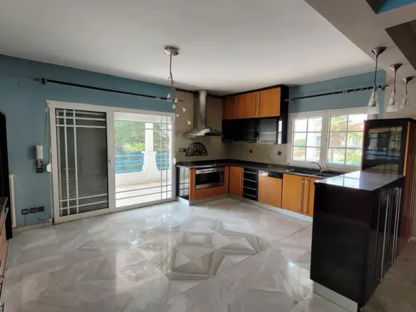 8-bedroom Detached House In Chortiatis, Greece (450 M²)
