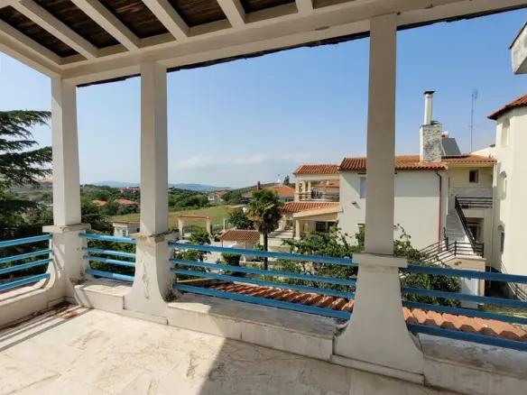 8-bedroom Detached House In Chortiatis, Greece (450 M²)